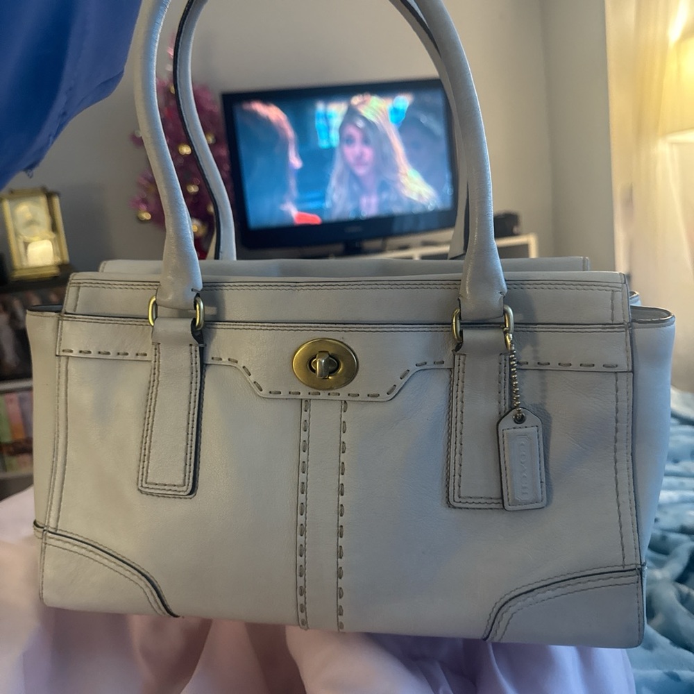 White Coach Leather Hampton Purse